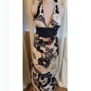White House - Black Market Ladies Sz 4 Black-White Floral  Halter Maxi Dress